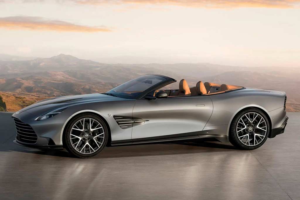 Aston Martin Vanquish 25
