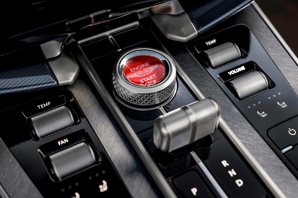 Aston Martin Vanquish 25