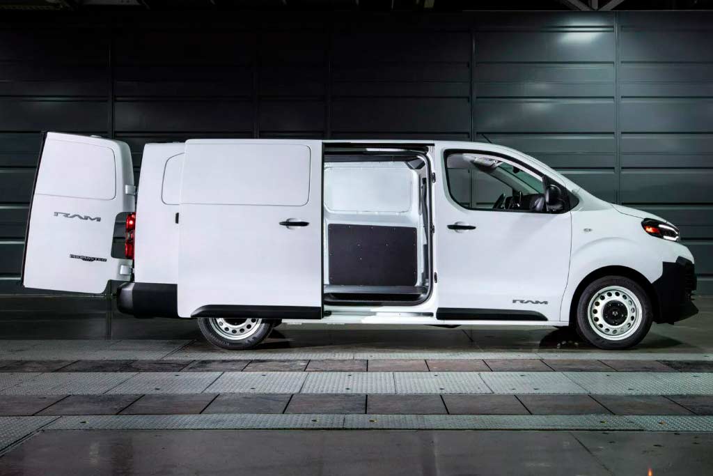 Для Штатов анонсировали грузовой фургон Ram ProMaster City
