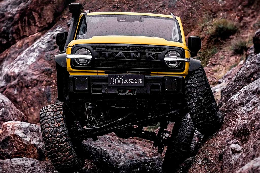 Tank 300 Hooke Trail