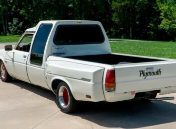 Plymouth Arrow Sunrader