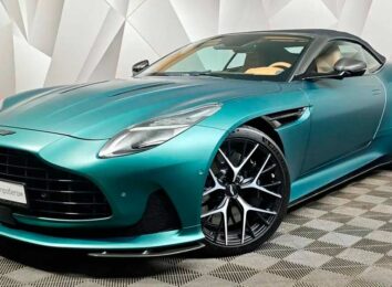 Aston Martin DB12 Volante 2024 года