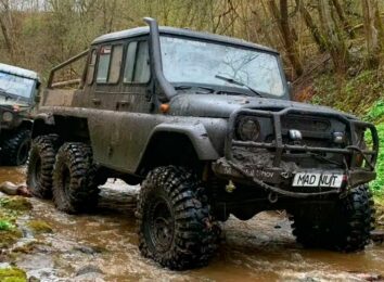 UAZ Hunter 6x6