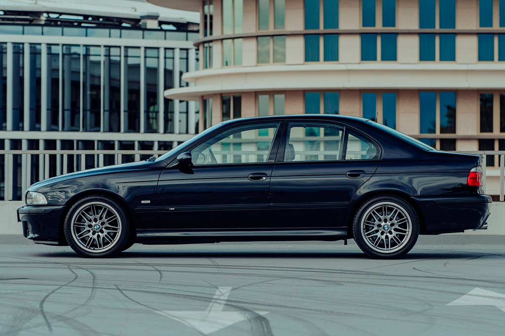 BMW M5 (E39) с двигателем W10 от VW