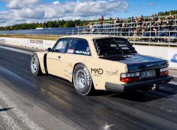 Volvo 240 с двигателем от Lamborghini