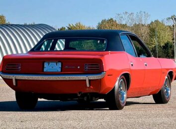 Седан Plymouth Barracudа 1970 года