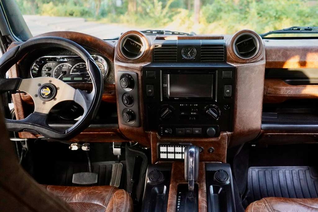 Land Rover Defender "Big Sky"