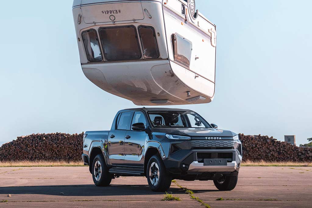 Краш-тест нового Toyota Hilux EV