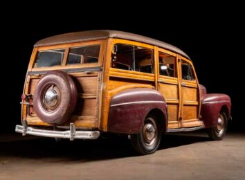 Ford Super Deluxe Station Wagon 1946 года