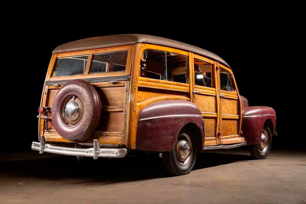 Ford Super Deluxe Station Wagon 1946 года