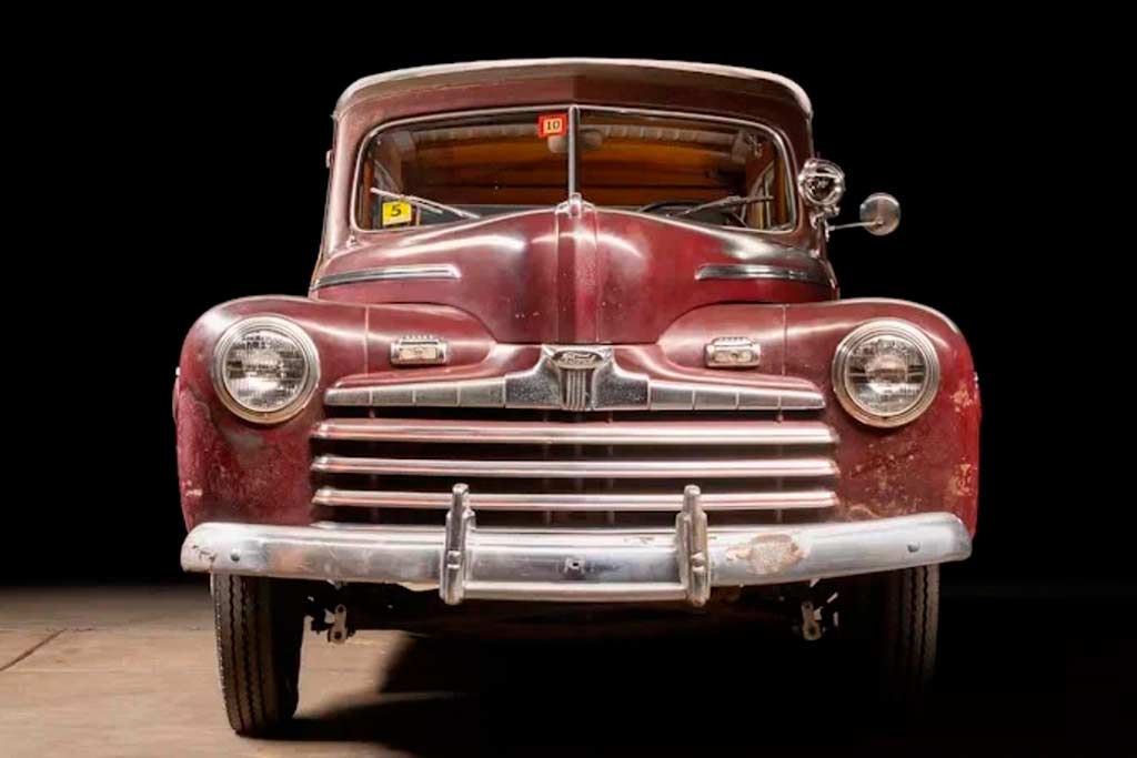Ford Super Deluxe Station Wagon 1946 года